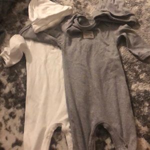 NEW 2 burts bees pyjama with hat + bonus item